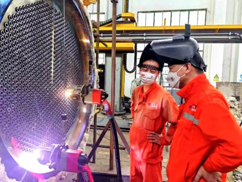 立足實(shí)體拼創(chuàng)新 鐵馬踏破鑄夢來---瀘天化弘旭公司制造的國內(nèi)第二臺全國產(chǎn)特種高壓設(shè)備交付使用(圖3)