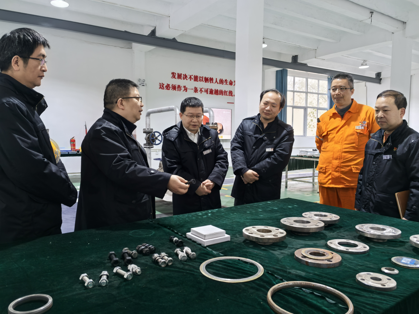 瀘天化股份公司到弘旭公司調(diào)研指導(dǎo)工作(圖3)