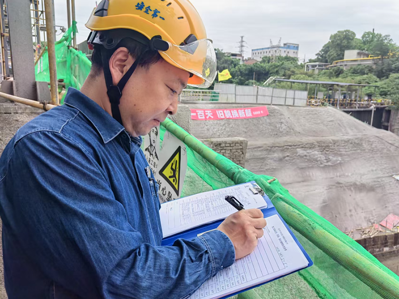 弘旭公司“五一”期間堅(jiān)守崗位推進(jìn)項(xiàng)目工作開(kāi)展(圖3)