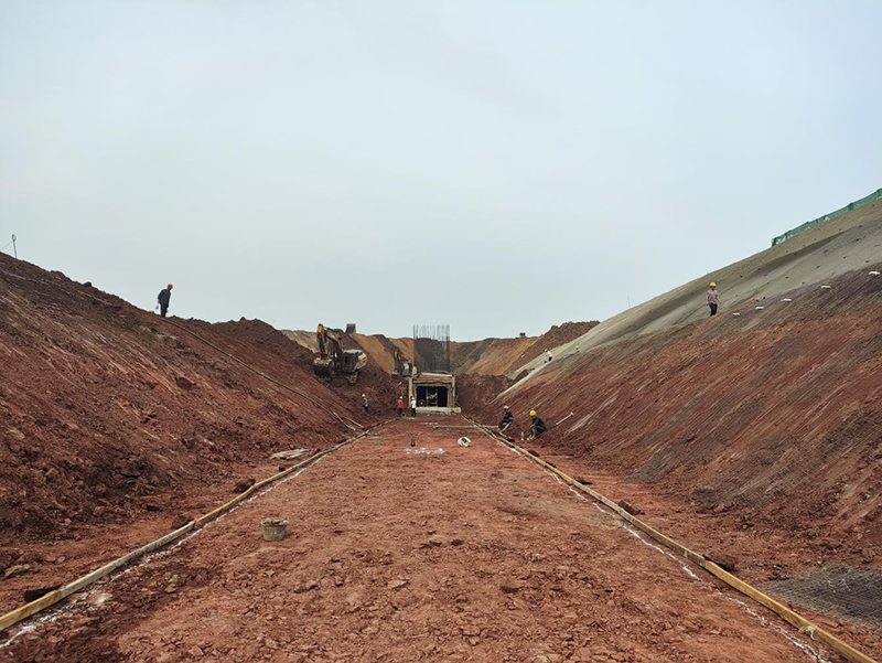 箱涵基坑全線貫通！傅利才、陳懋金蒞臨現(xiàn)場(chǎng)指導(dǎo)(圖2)