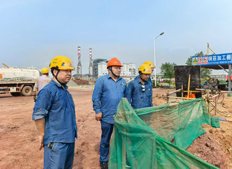 陳懋金到弘旭公司舊箱涵項目部指導(dǎo)工作