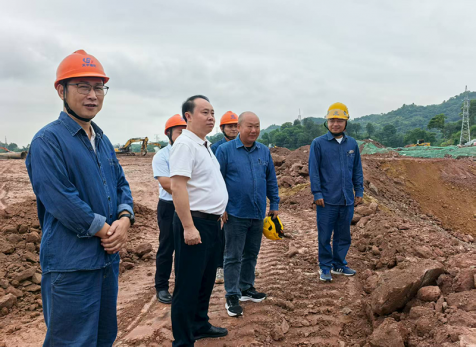 廖廷君到弘旭公司箱涵項目部現(xiàn)場調(diào)研指導(dǎo)工作